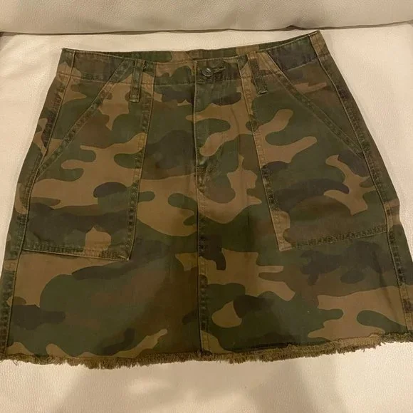BLANK NYC Chain of Command Camo Mini Skirt Army - Picture 3 of 5